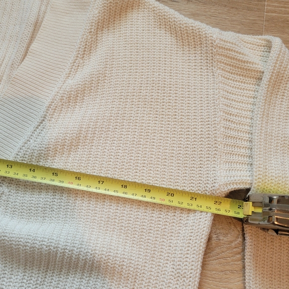 SO Women's Cream Cardigan Sweater - Runs Large - Picture 4 of 6